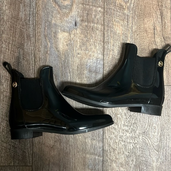 Michael Kors Rain Boots - Picture 2 of 9